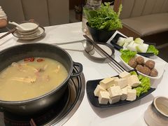 -汤宴·参须肚包鸡(南京路店)