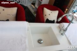 特别订制的美甲桌-艾妃罗高科美肤美甲美睫健康管理