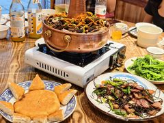 -乡土特色.冷锅鱼.牦牛肉汤锅