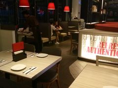 -必胜客(武汉欢乐谷店)
