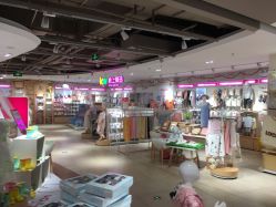 -孩子王(静安大融城店)