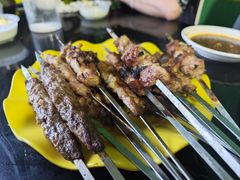 -烤肉小伙烤肉店
