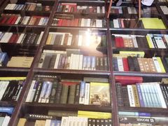 -钟书阁(松江泰晤士小镇店)