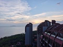 -三亚湾海居铂尔曼度假酒店