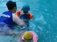 -Swim斯卫姆国际儿童游泳中心(红博中央公园店)