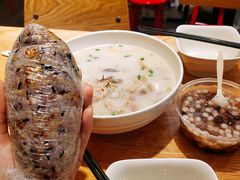早点的蒸饭包油条-芳婆糕团店(王府大街店)