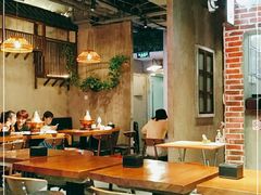 大堂-炉小二铜锅牛蛙•川湘菜(三里屯店)