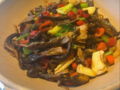 -八府香鸭·啫啫煲(华山路店)