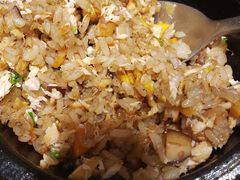 三文鱼石锅炒饭-隐泉之语日式料理(王府中环店)
