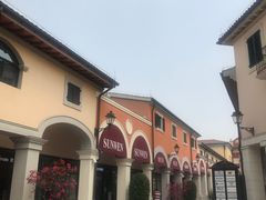 -佛罗伦萨小镇广佛名品奥特莱斯(疏港路店)