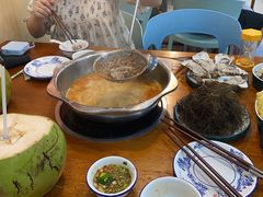 -老何家后安粉·糟粕醋海鲜火锅(三亚湾椰梦长廊店)
