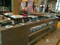自助取餐区-视界美食自助餐厅·石家庄希尔顿酒店