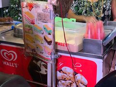 -詹爷爷乌节路街头冰淇淋