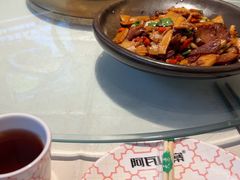 -阿瓦山寨·湘菜现炒·剁椒鱼头王(咸阳总店)