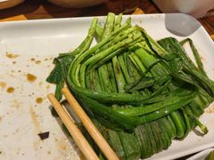烤宽叶韭菜-木屋烧烤(龙华店)