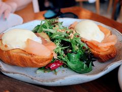 熏三文鱼班尼迪克蛋-ROAST coffee & eatery