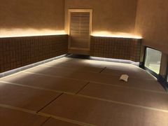 -涨巢·潮玩水疗局