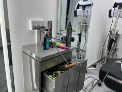 -LILI·HAIR SALON理理造型