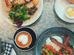 -ROAST coffee & eatery