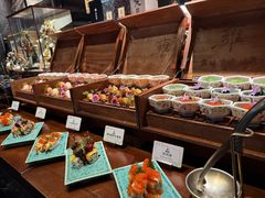 -雍容荟帝王蟹活龙虾展台自助(IFS黑金店)