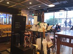 大堂-星巴克臻选(青岛麦凯乐分店)