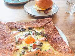 鸡蛋蘑菇熏肉荞麦可丽饼-RAC BAR(安福路店)