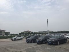 -奥特莱斯停车场