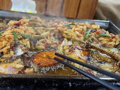 -宏兴烤鱼山庄(宣恩总店)