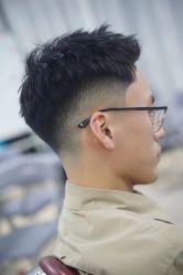 -老男孩男士理容馆·理发·烫染·修面