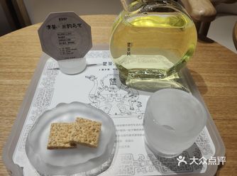 这个杯子，太别致了把。