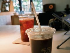 -彳亍咖啡·这里(水湾路店)