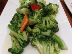 清炒西兰花-东方亚克西餐厅(西康路店)
