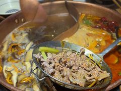 -洱火云南酸菜牛肉火锅(石景山当代商城店)