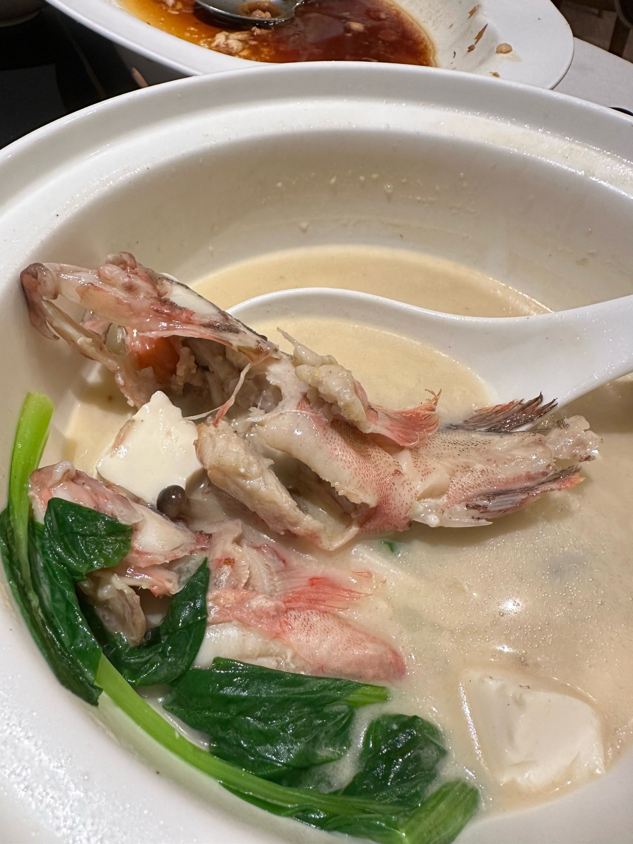 菜品很有特色,章跳做法鱼很鲜嫩,套餐选择很多