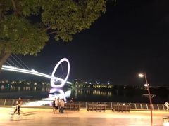 -南京眼步行桥