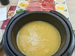 -花馬肆.云南过桥米线(汉神购物广场现场熬汤店)
