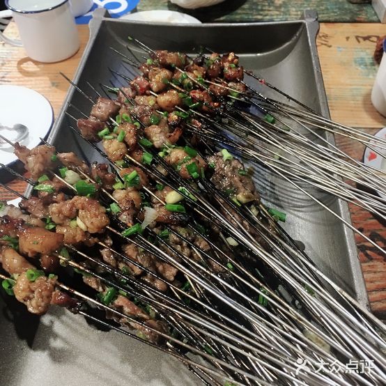 巷子里老贵阳铁签烤牛肉(友谊路店)