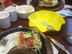 -皇品世家牛排(七一路店)