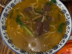 -邱芳粉店(迎宾大道旗舰店)