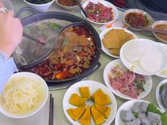 -赵美丽·重庆社区火锅·直营店(火车东站·中豪国际店)