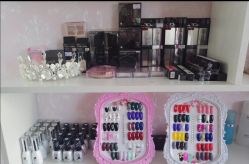 -贺贺新娘造型婚纱店
