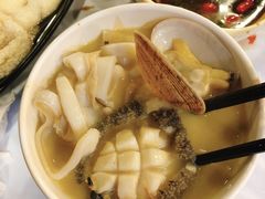 -鲜入围煮花胶鸡海鲜火锅