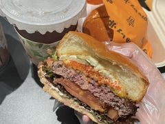 柠香蟹籽牛肉汉堡-JPG canteen(广州寺右公馆店)