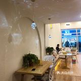 名字叫甜如饴（蜀都万达店）在郫县万达广场旁边的小街道