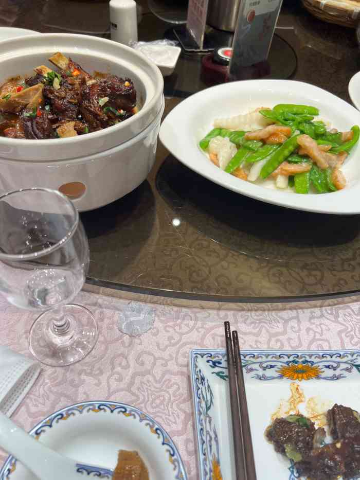 东大方(湖州梅地亚店)-"讲个笑话 一盘蒜蓉粉丝虾里面五只虾 而且.