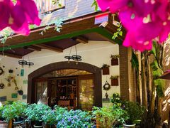 -月亮眼花园餐厅书吧酒吧