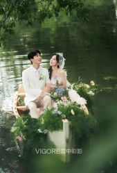 -雪中彩影婚纱摄影·微光艺术中心