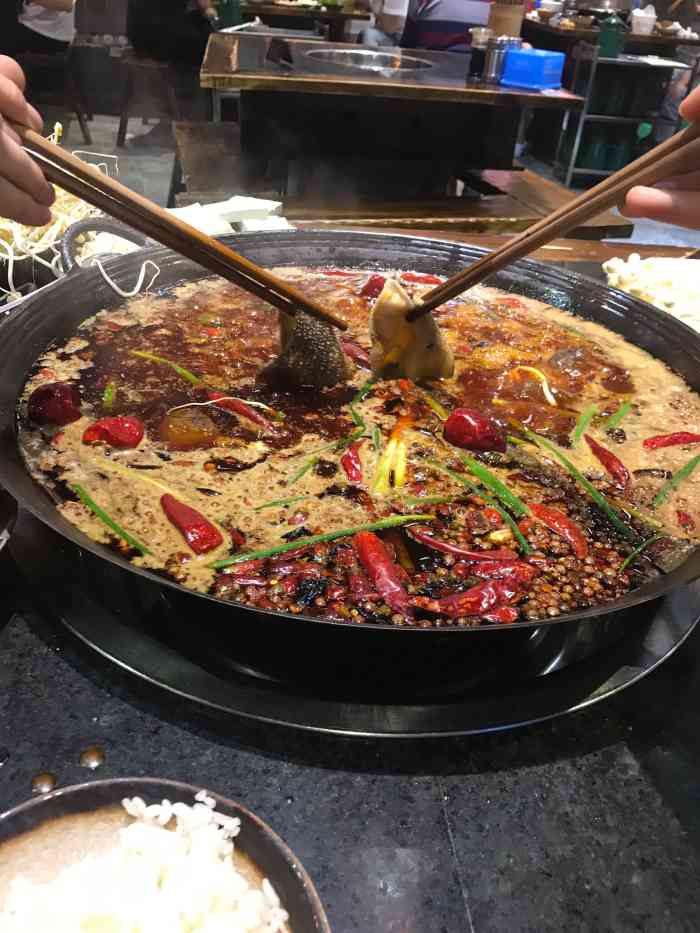 牛香坊老火锅(中交丽景店)-"因为就住在巴国城这边,所以牛香坊并不是