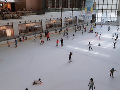 -冰纷万象滑冰场(深圳万象城店)
