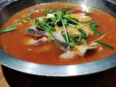 -野山舂·贵州现舂酸汤火锅(鸿通城店)